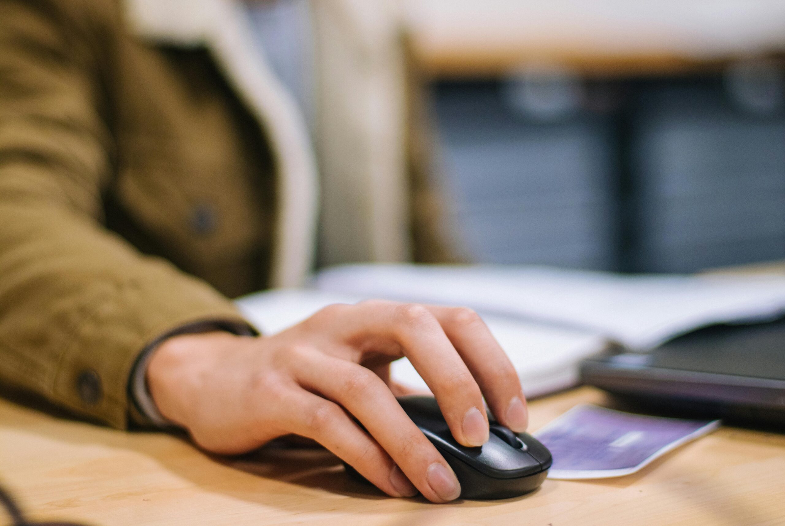 Vertical Mouse: 7 Best Ways to Relieve Carpal Tunnel (Proven Guide) 2 pexels jeswin 4126989 scaled ErgoUpgrade