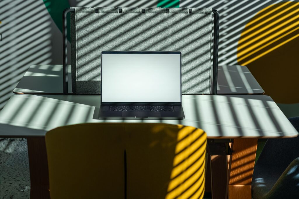 pexels jakubzerdzicki 34096773 ErgoUpgrade